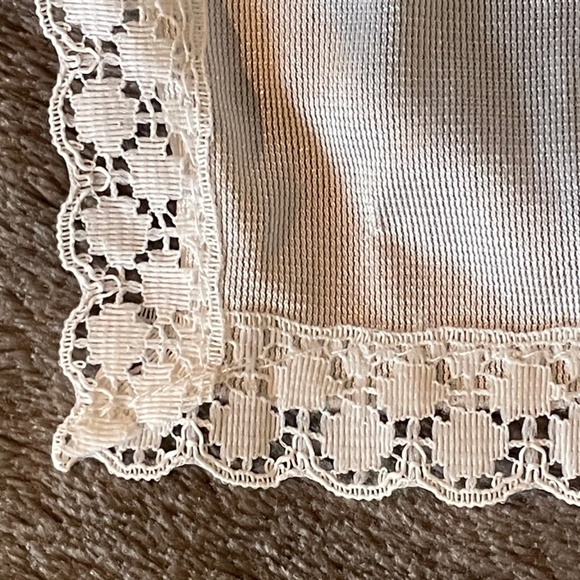 Vintage Debonaire Satin Half slip with double slits. Made in Canada. Size L - Picture 8 of 8